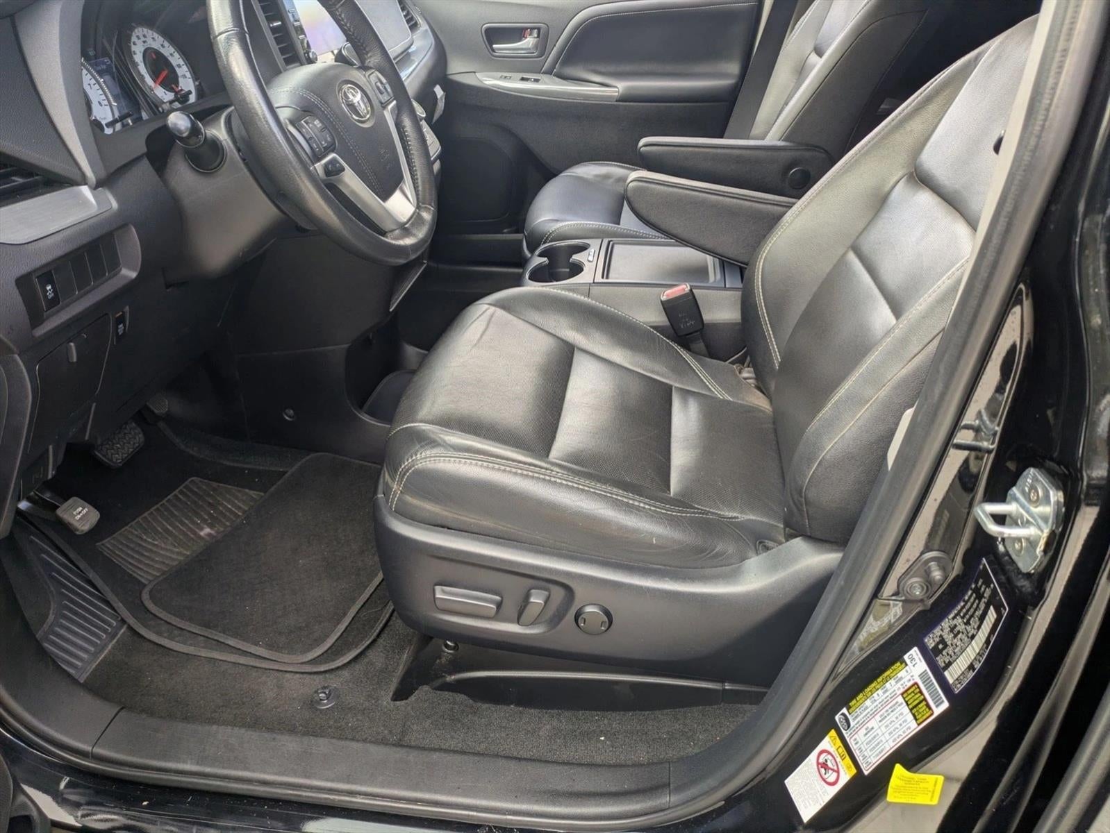 2018 Toyota Sienna SE FWD 8-Passenger (Natl)