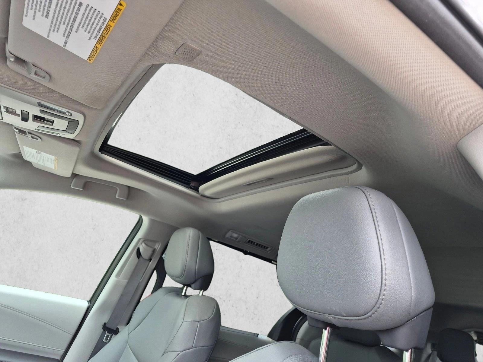 2023 Toyota Sienna XLE FWD 8-Passenger (Natl)