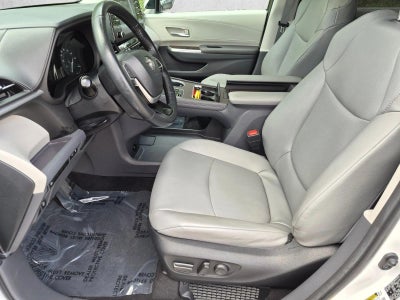 2023 Toyota Sienna XLE FWD 8-Passenger (Natl)
