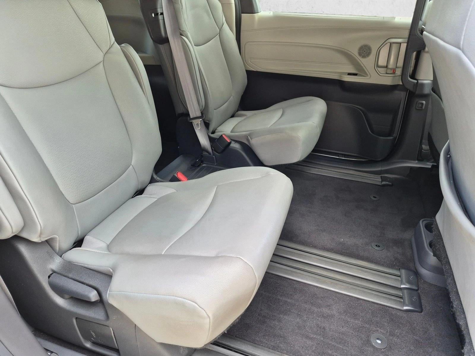 2023 Toyota Sienna XLE FWD 8-Passenger (Natl)
