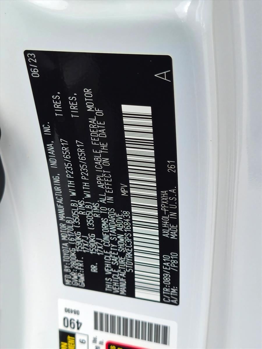 2023 Toyota Sienna XLE FWD 8-Passenger (Natl)