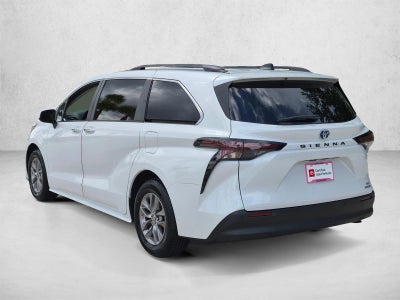 2023 Toyota Sienna XLE FWD 8-Passenger (Natl)