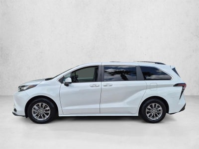 2023 Toyota Sienna XLE FWD 8-Passenger (Natl)