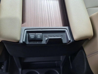 2024 Toyota Sienna XLE FWD 8-Passenger (Natl)