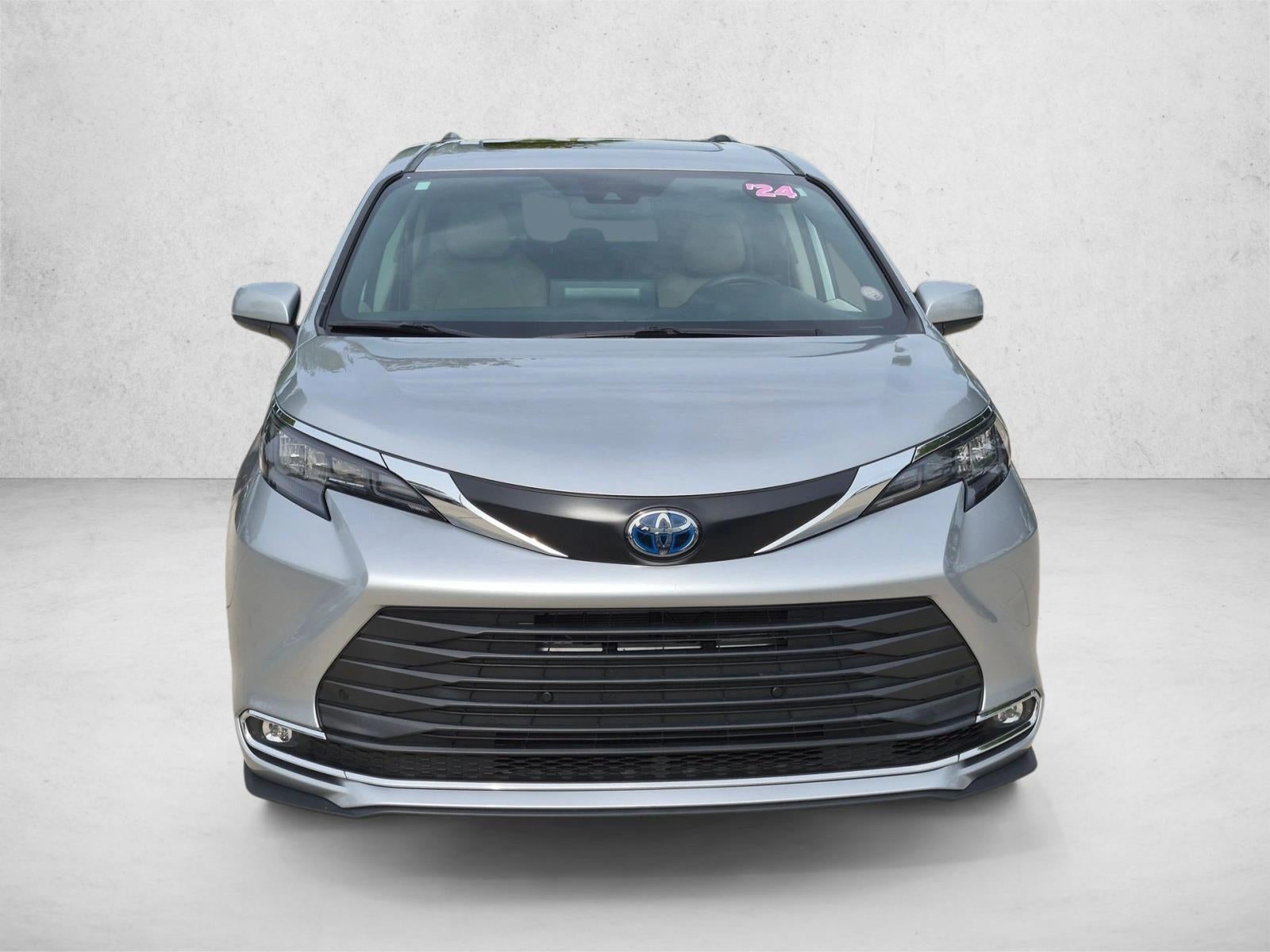 2024 Toyota Sienna XLE FWD 8-Passenger (Natl)