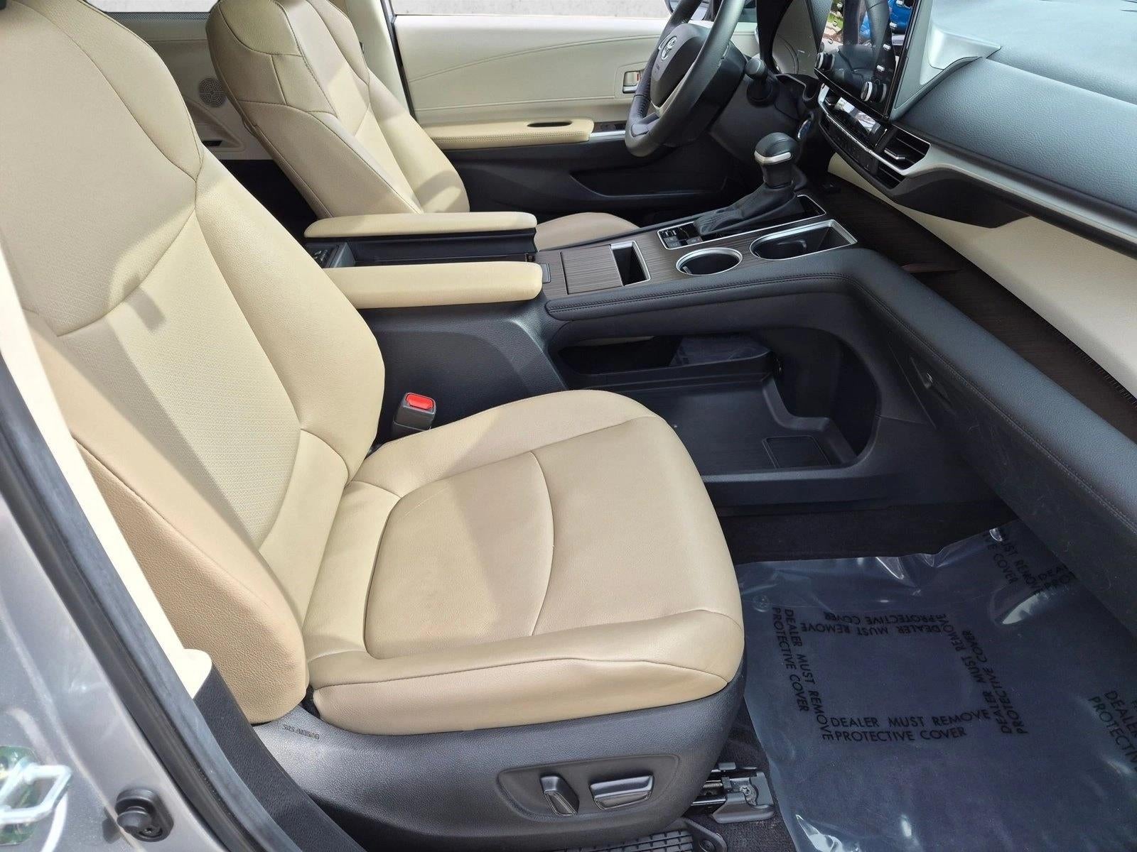 2024 Toyota Sienna XLE FWD 8-Passenger (Natl)