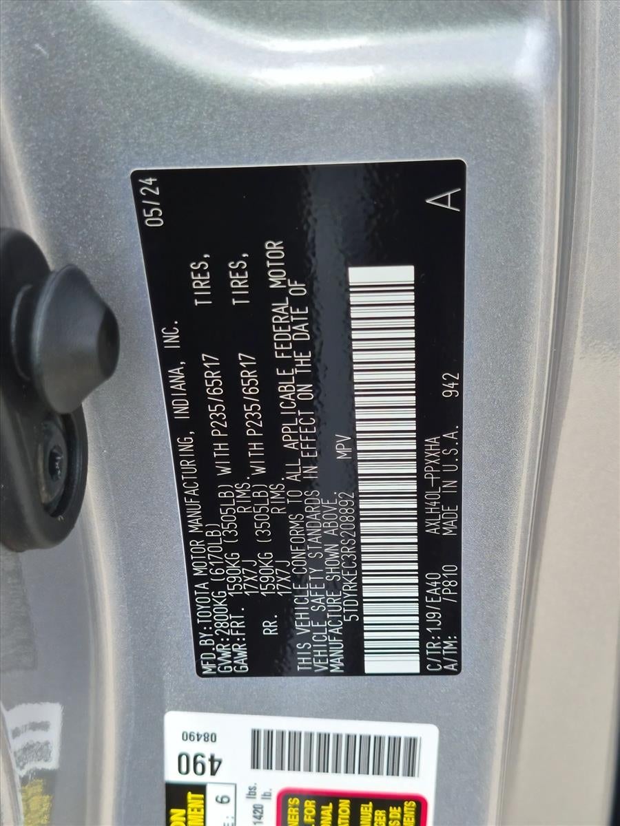 2024 Toyota Sienna XLE FWD 8-Passenger (Natl)