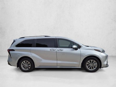 2024 Toyota Sienna XLE FWD 8-Passenger (Natl)