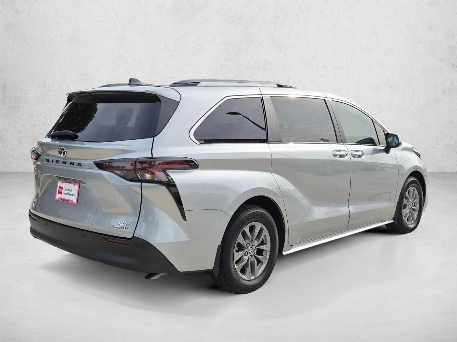 2024 Toyota Sienna XLE FWD 8-Passenger (Natl)