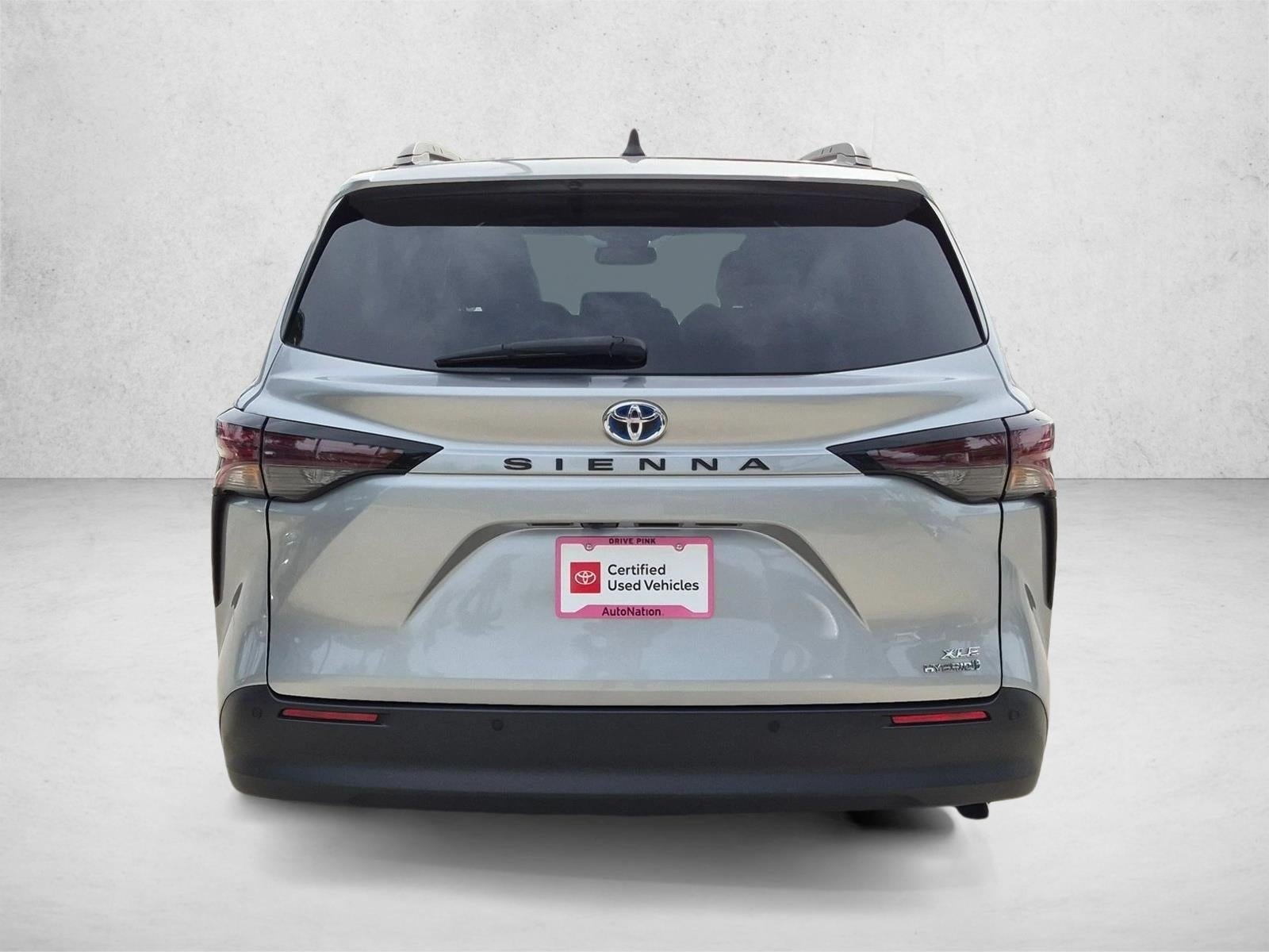 2024 Toyota Sienna XLE FWD 8-Passenger (Natl)