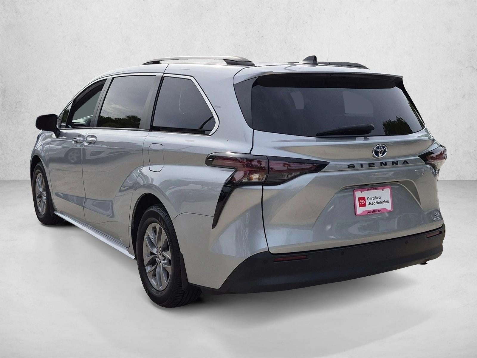 2024 Toyota Sienna XLE FWD 8-Passenger (Natl)