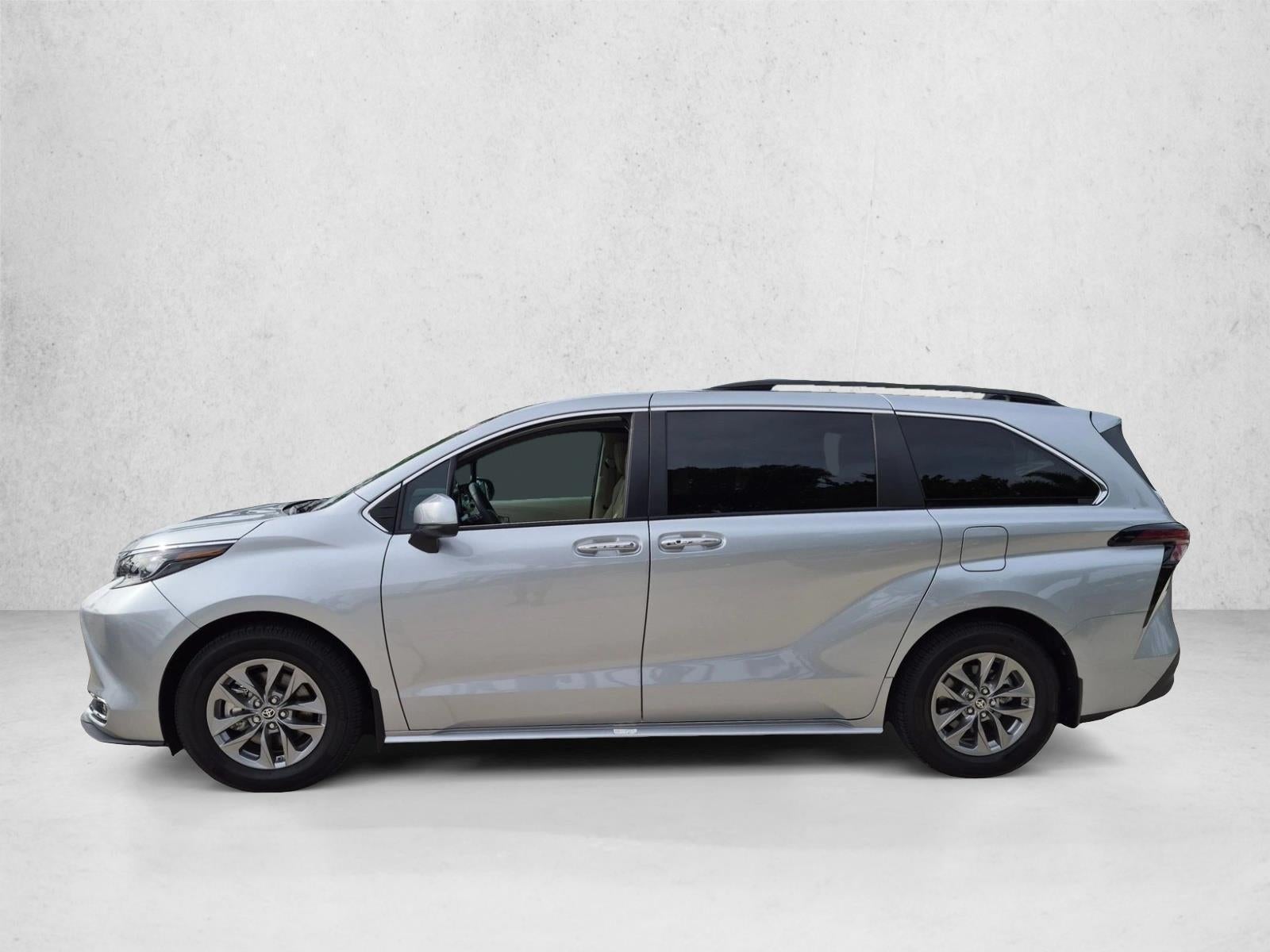 2024 Toyota Sienna XLE FWD 8-Passenger (Natl)