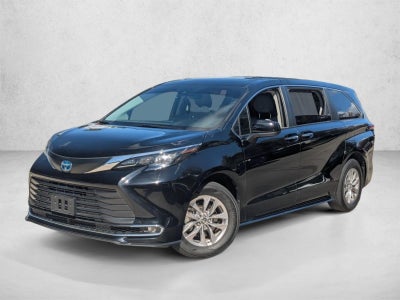 2024 Toyota Sienna XLE FWD 8-Passenger (Natl)