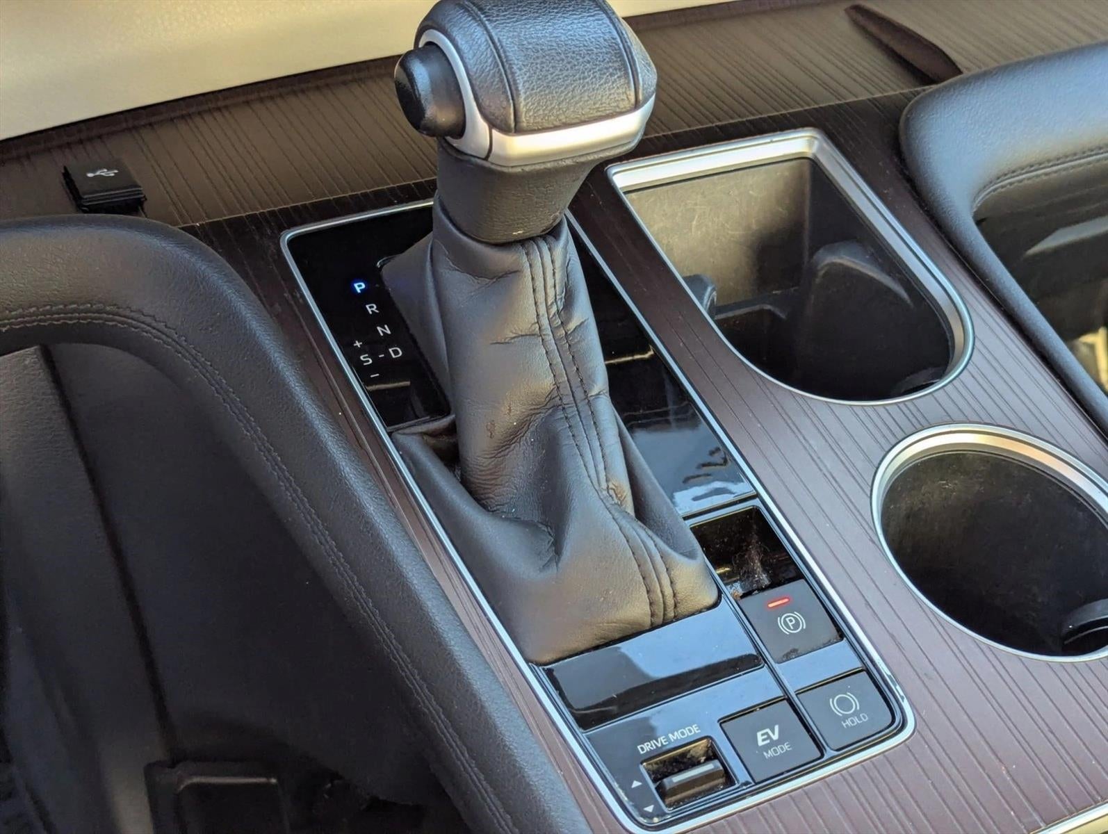 2022 Toyota Sienna XLE FWD 7-Passenger (Natl)