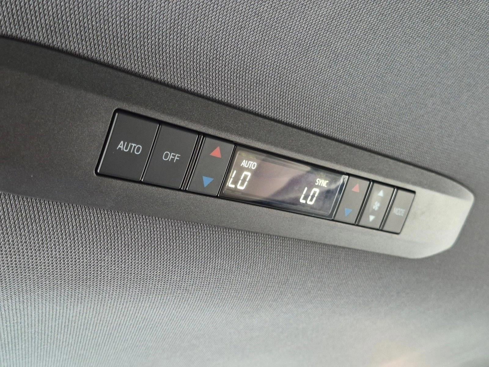 2023 Toyota Sienna XLE FWD 8-Passenger (Natl)