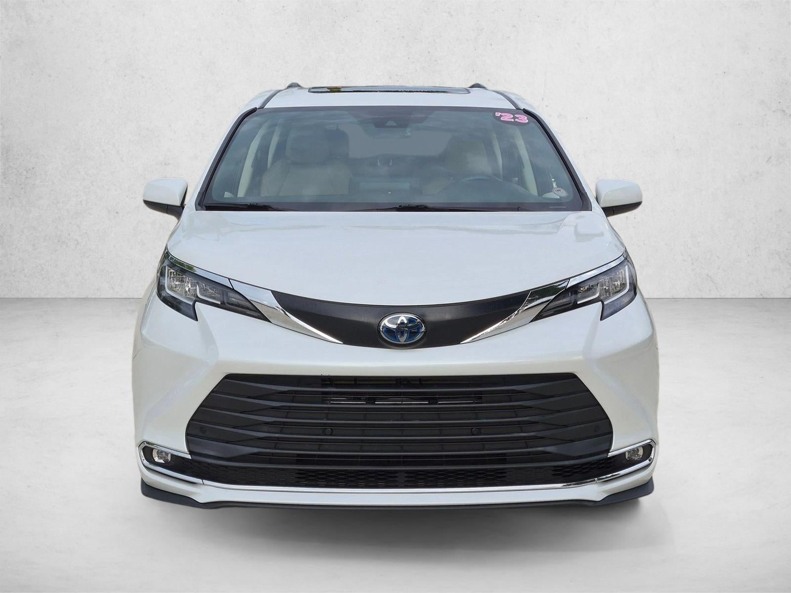 2023 Toyota Sienna XLE FWD 8-Passenger (Natl)