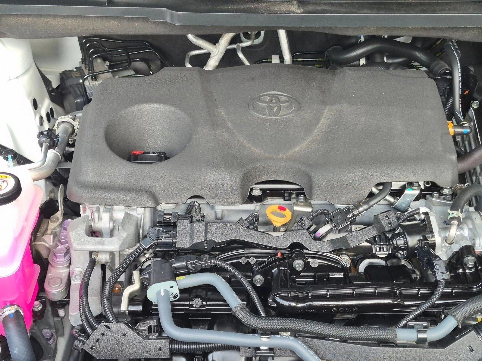 2023 Toyota Sienna XLE FWD 8-Passenger (Natl)