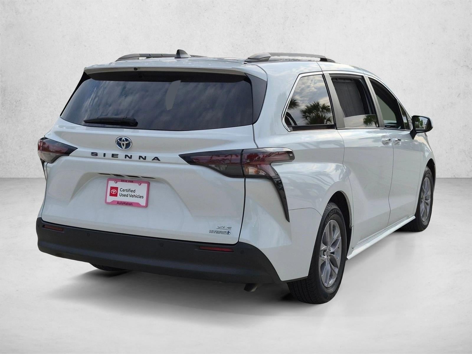 2023 Toyota Sienna XLE FWD 8-Passenger (Natl)