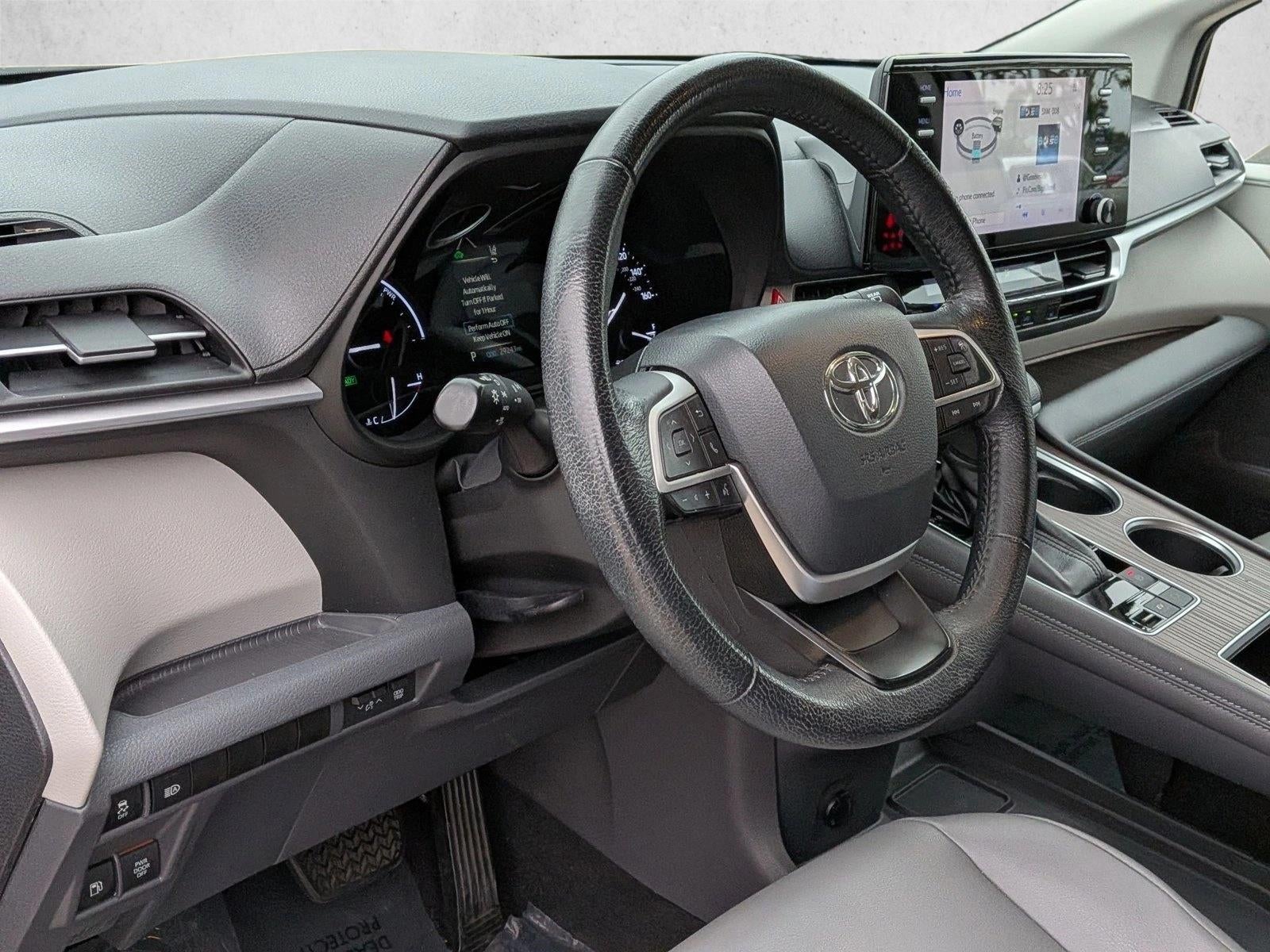 2021 Toyota Sienna XLE FWD 8-Passenger (Natl)