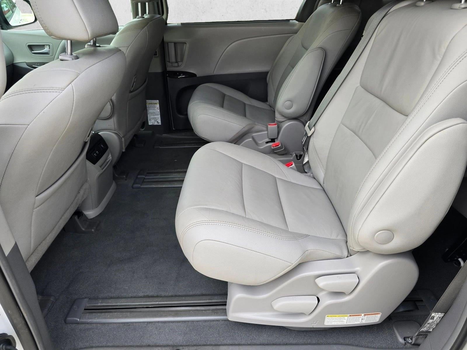 2019 Toyota Sienna XLE FWD 8-Passenger (Natl)