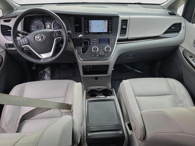 2019 Toyota Sienna XLE FWD 8-Passenger (Natl)
