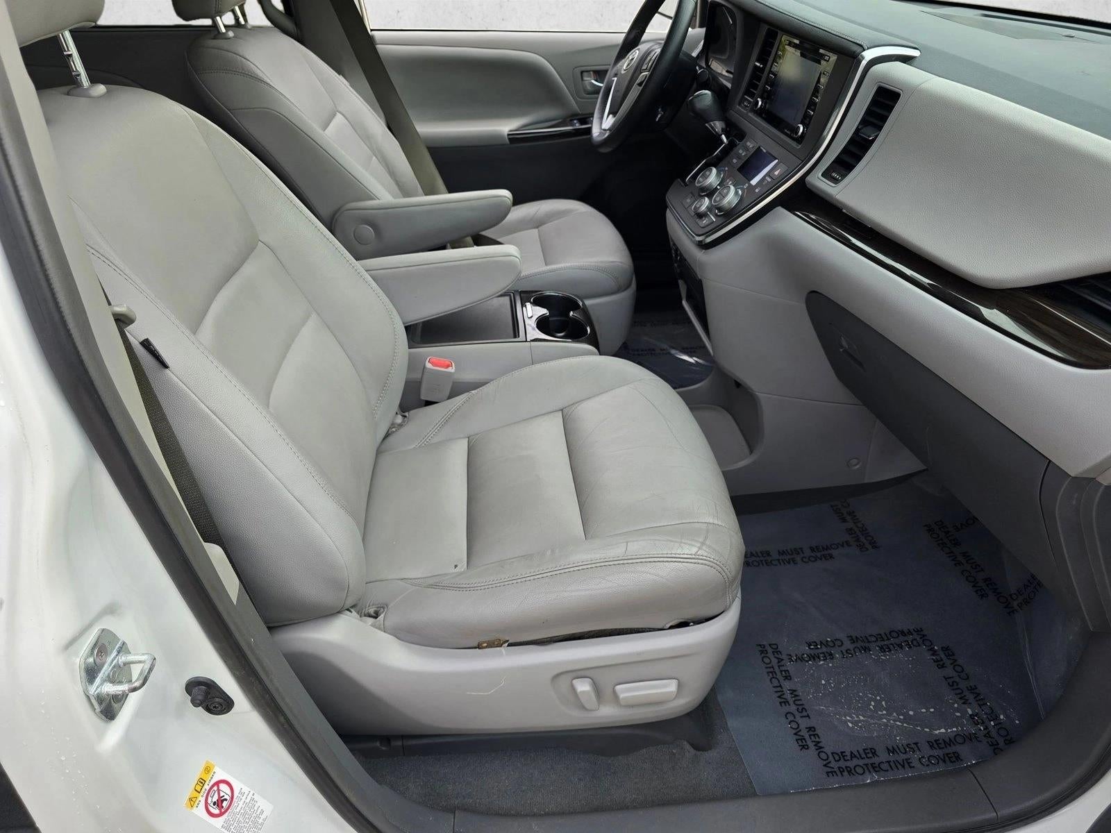 2019 Toyota Sienna XLE FWD 8-Passenger (Natl)