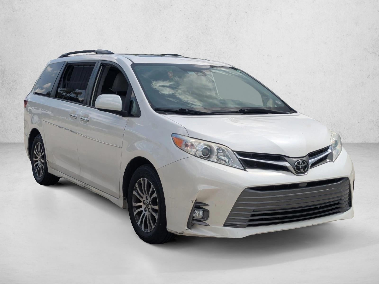 2019 Toyota Sienna XLE FWD 8-Passenger (Natl)