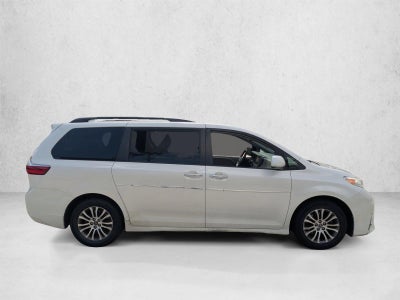 2019 Toyota Sienna XLE FWD 8-Passenger (Natl)
