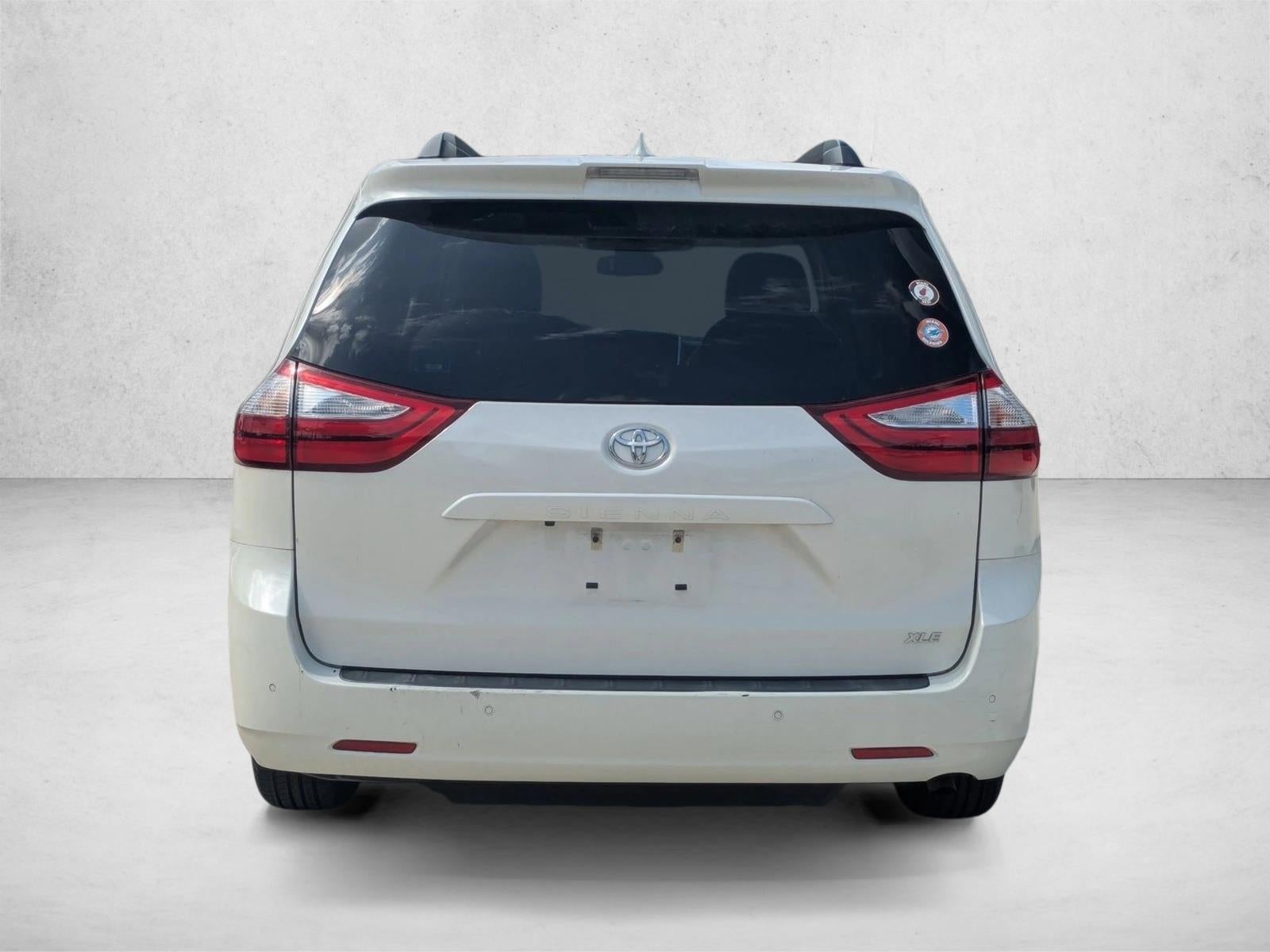 2019 Toyota Sienna XLE FWD 8-Passenger (Natl)