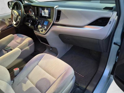 2017 Toyota Sienna L FWD 7-Passenger (Natl)