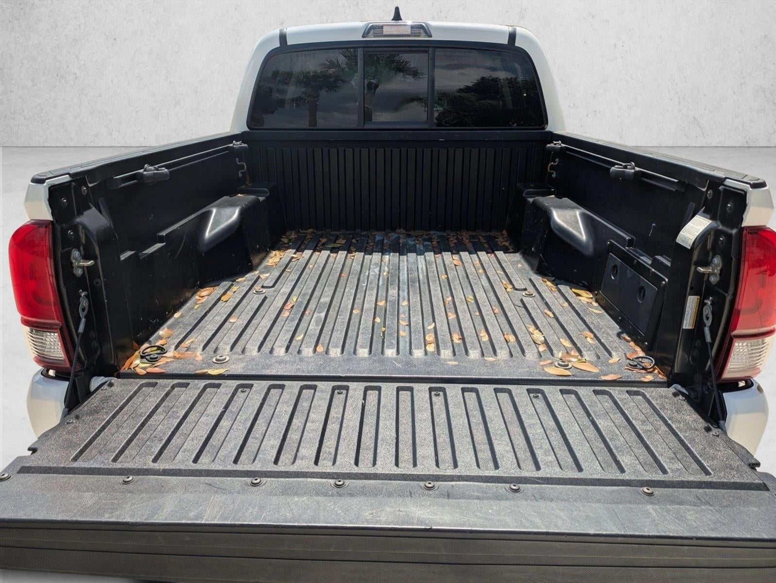 2020 Toyota Tacoma 2WD 2WD SR Double Cab 5' Bed I4 AT (GS)