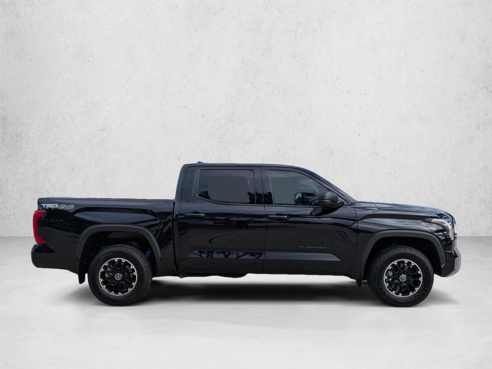 2023 Toyota Tundra 4WD 4WD SR5 CrewMax 5.5' Bed (SE)