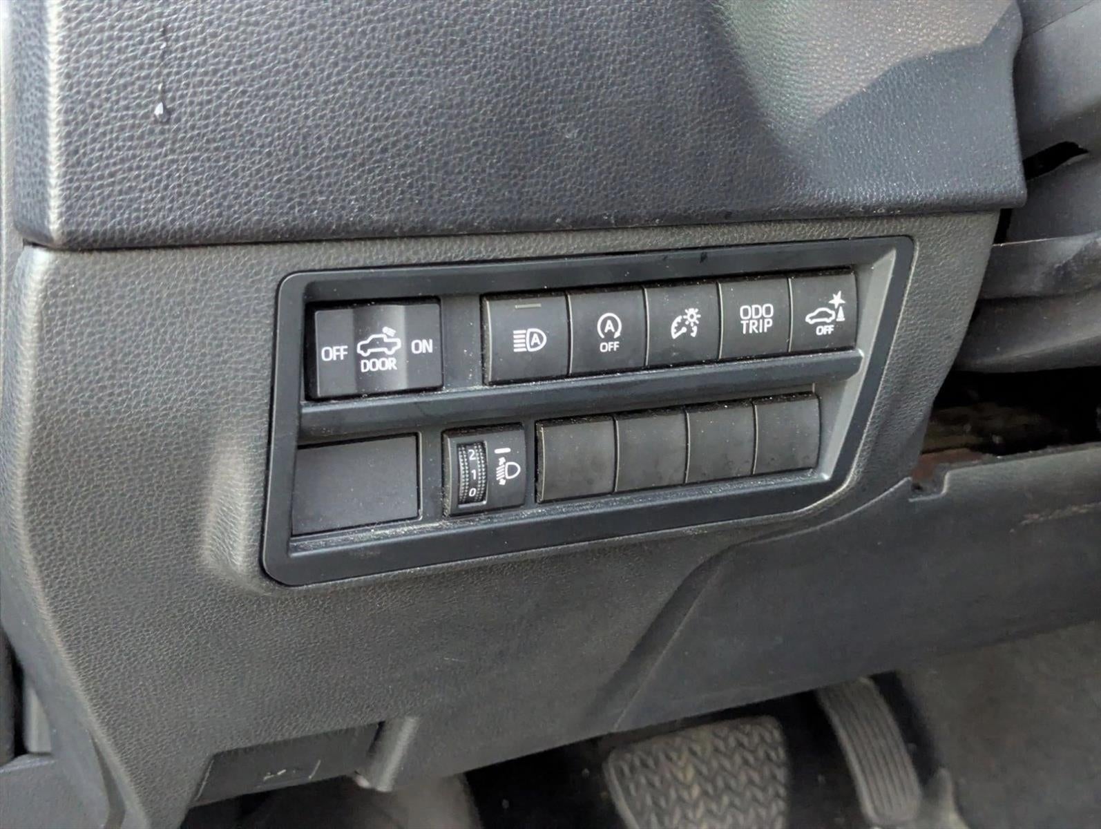 2023 Toyota Tundra 4WD 4WD SR5 CrewMax 5.5' Bed (SE)