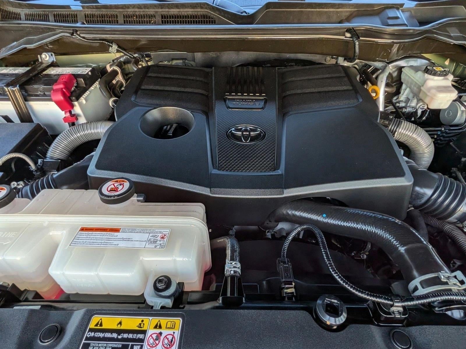 2023 Toyota Tundra 4WD 4WD SR5 CrewMax 5.5' Bed (SE)