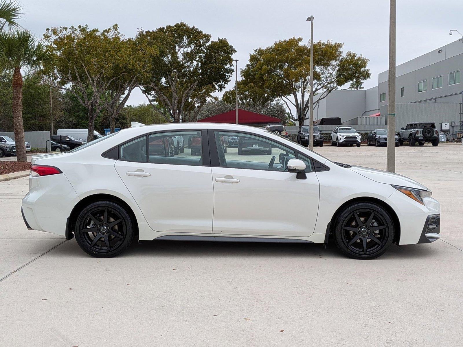 2020 Toyota Corolla SE CVT (Natl)