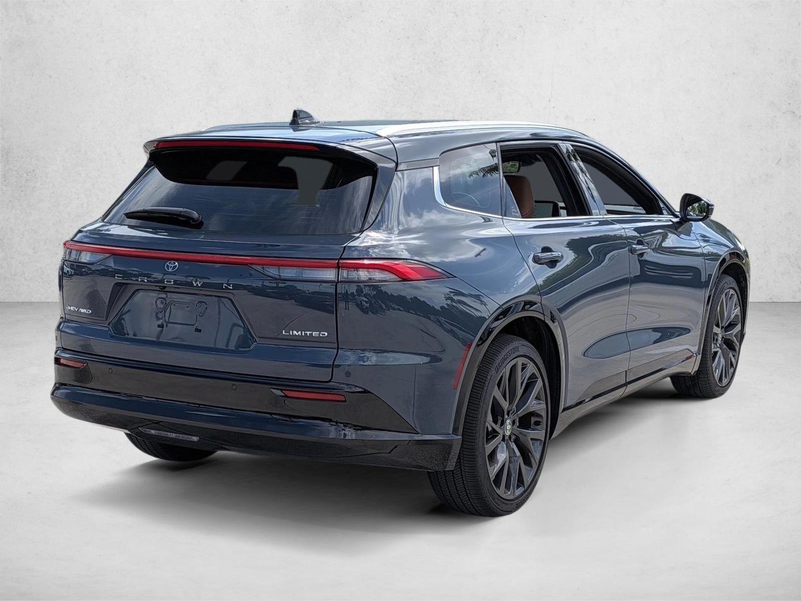 2025 Toyota Crown Signia Limited AWD (Natl)