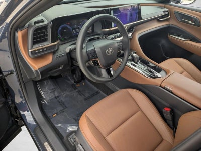 2025 Toyota Crown Signia Limited AWD (Natl)