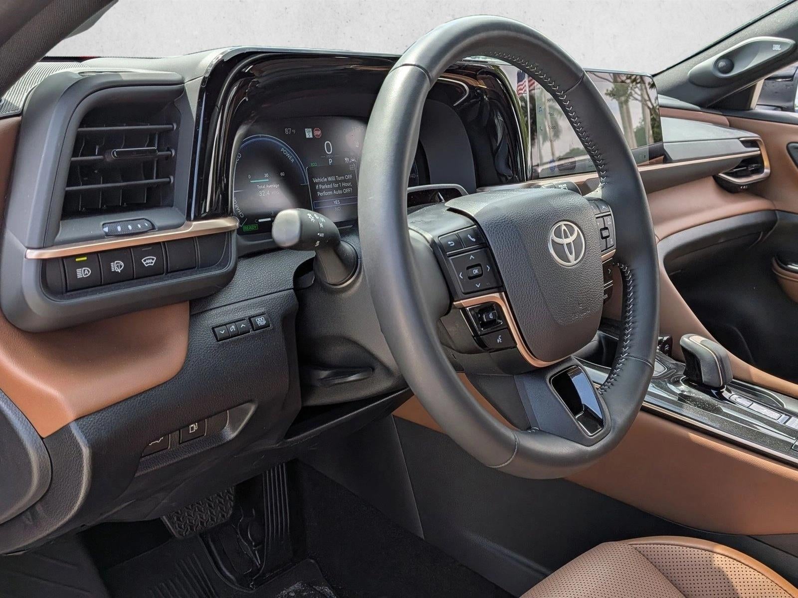 2025 Toyota Crown Signia Limited AWD (Natl)