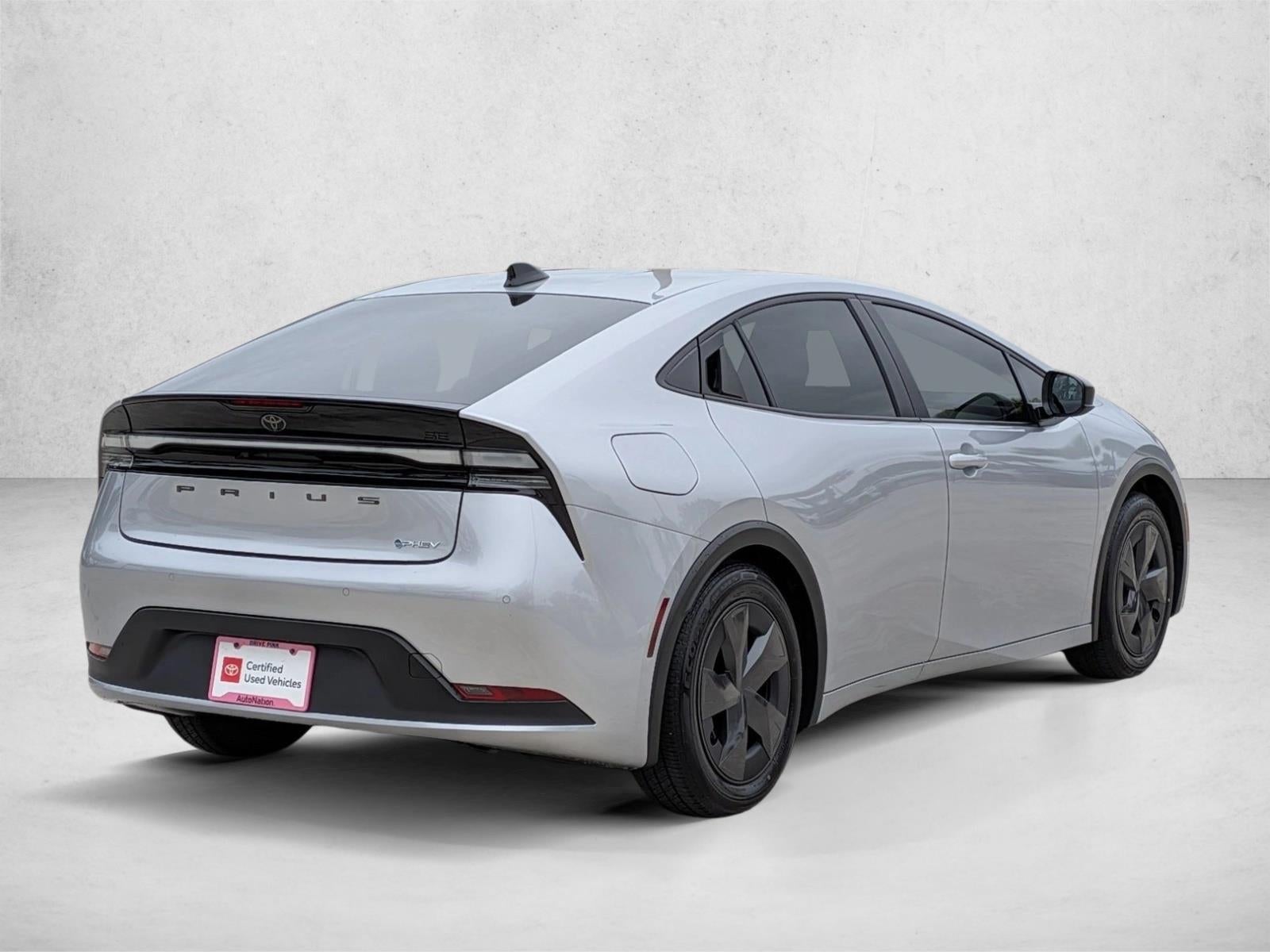 2026 Toyota Prius Plug-In Hybrid SE (Natl)