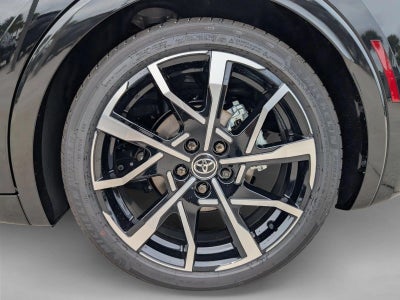 2026 Toyota Prius Plug-In Hybrid XSE (Natl)