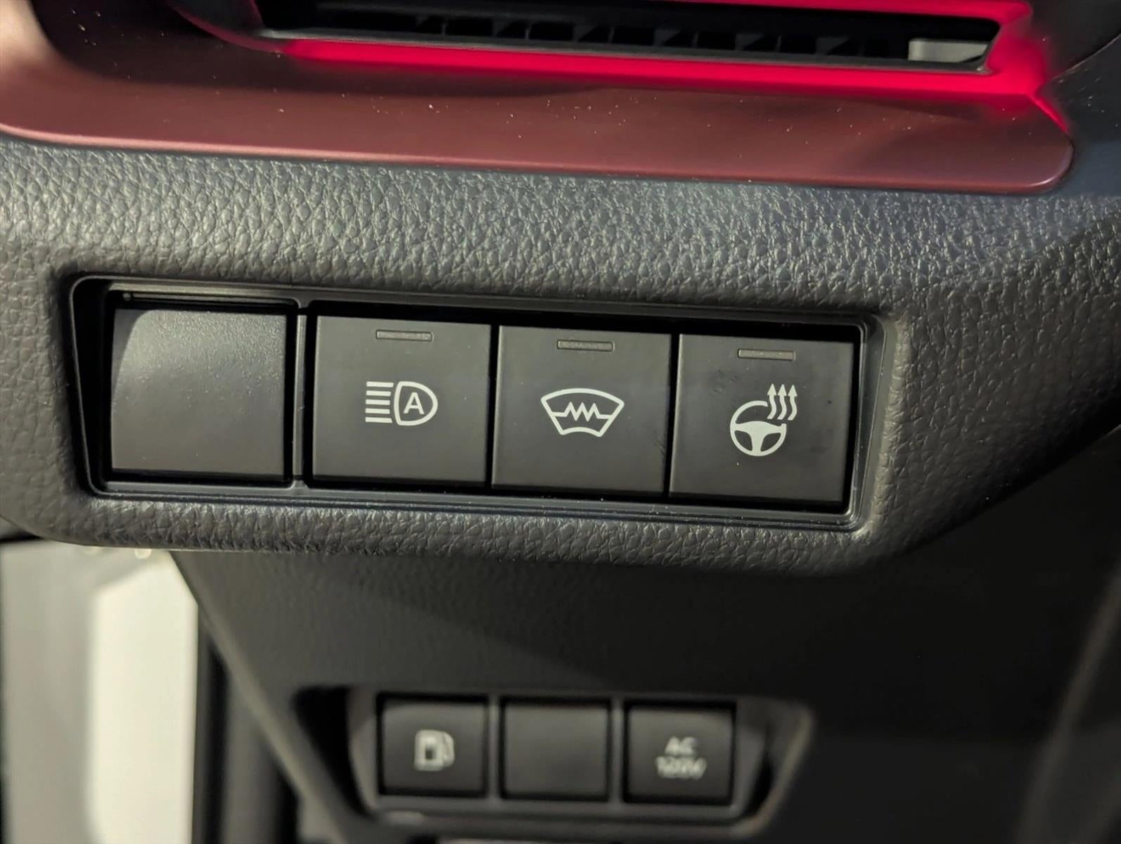 2025 Toyota Prius Plug-In Hybrid XSE (Natl)