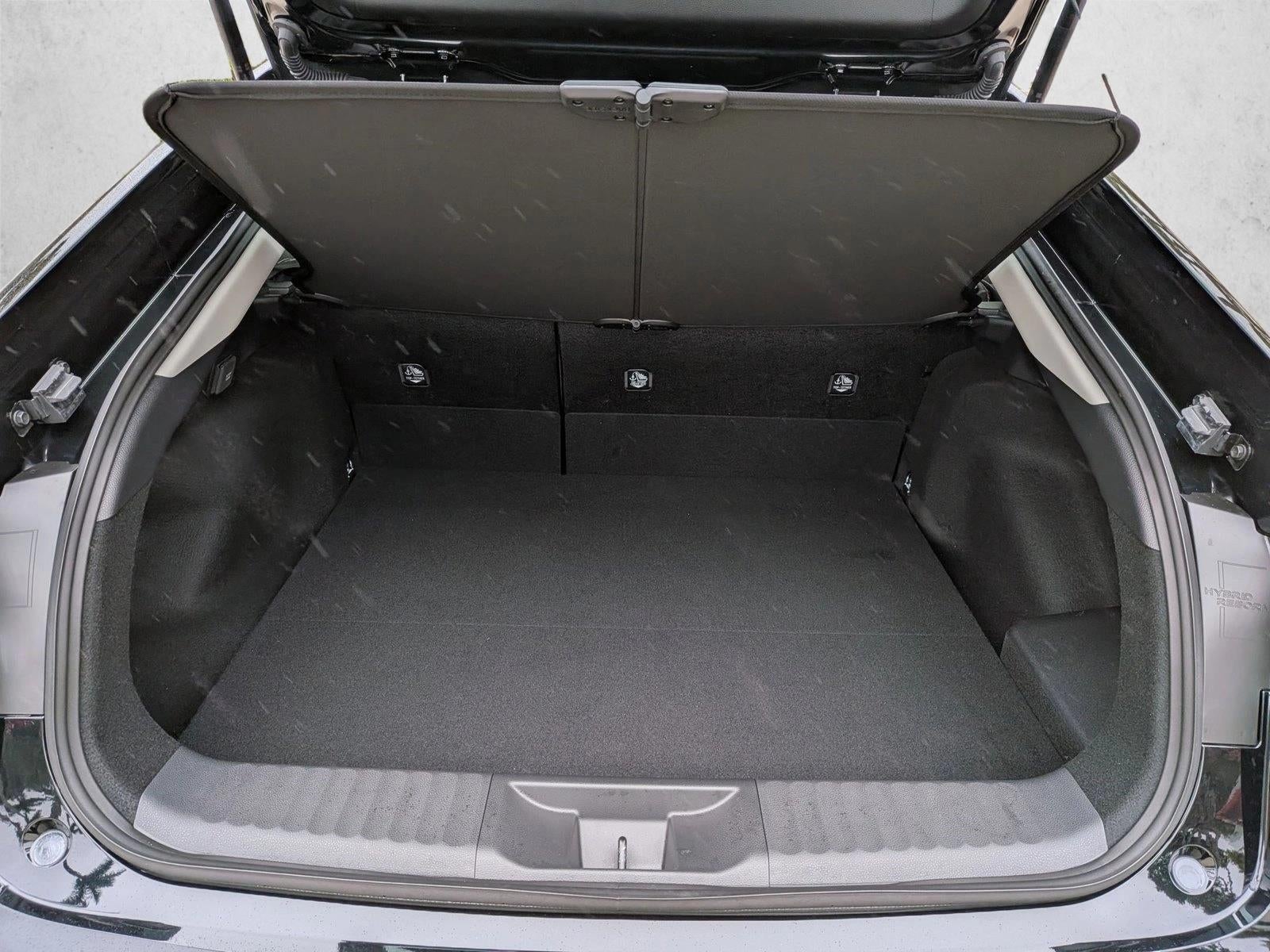 2026 Toyota Prius Plug-In Hybrid XSE (Natl)