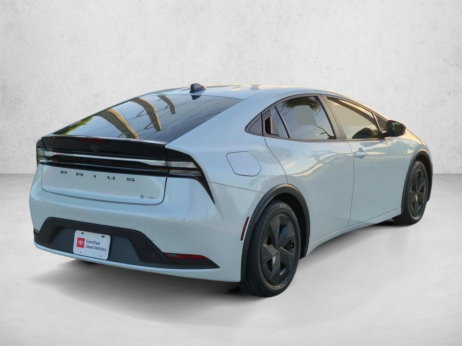 2026 Toyota Prius Plug-In Hybrid SE (Natl)