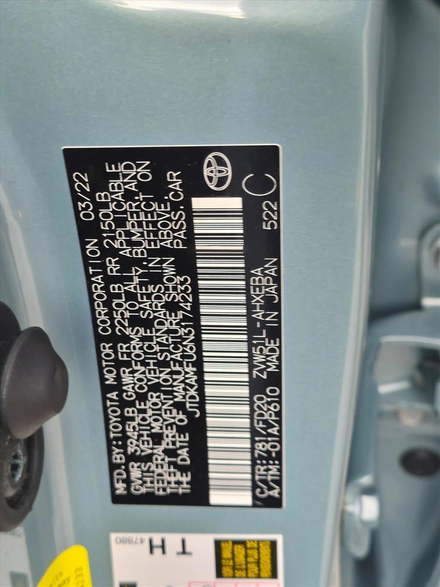2022 Toyota Prius LE (Natl)