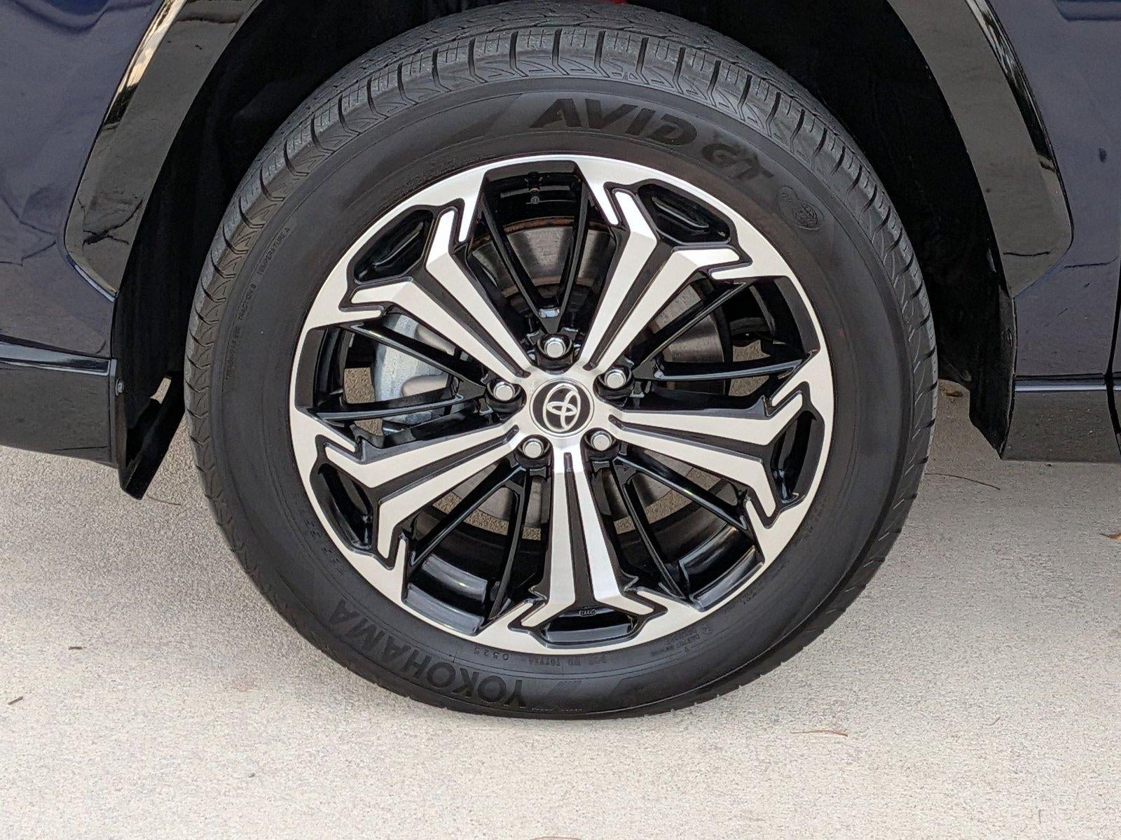 2025 Toyota RAV4 Plug-In Hybrid XSE (Natl)