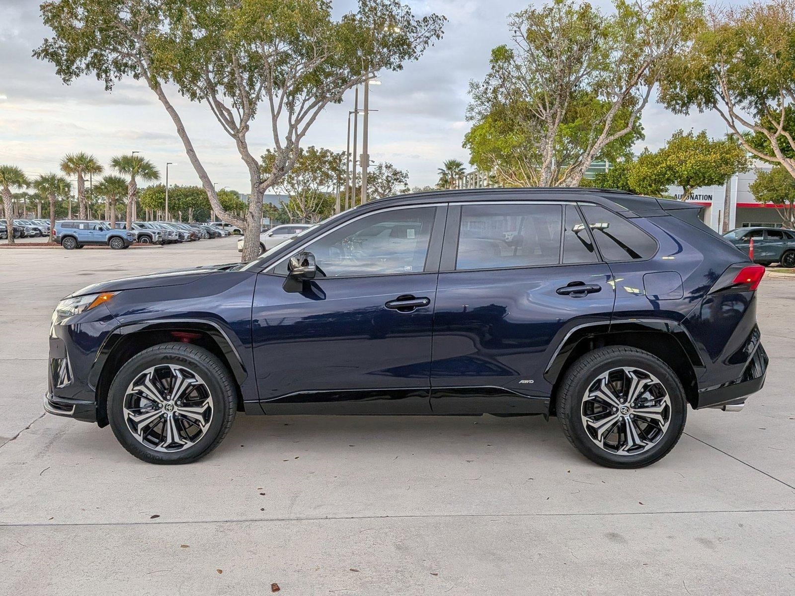 2025 Toyota RAV4 Plug-In Hybrid XSE (Natl)