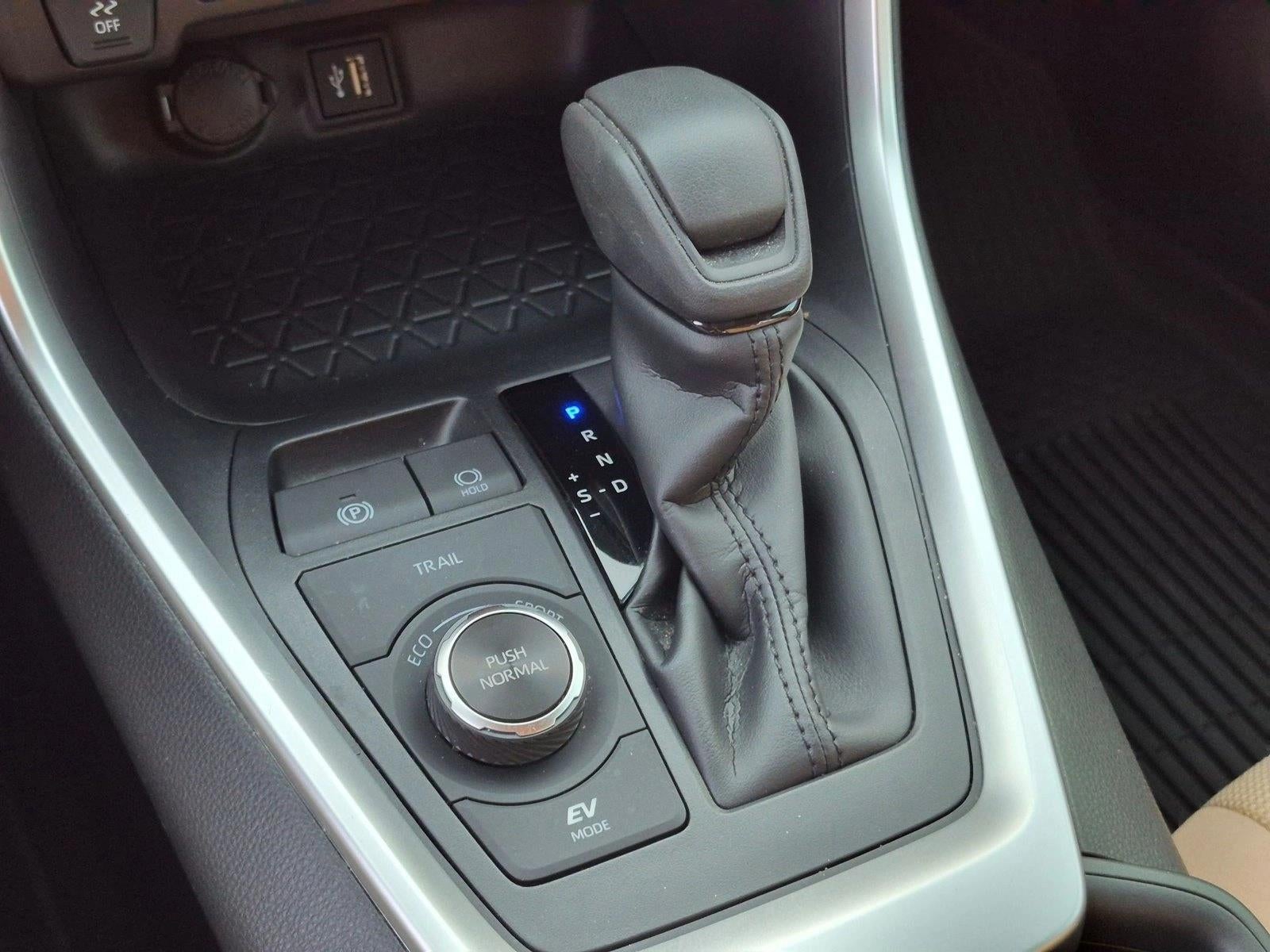 2024 Toyota RAV4 Hybrid LE AWD (Natl)