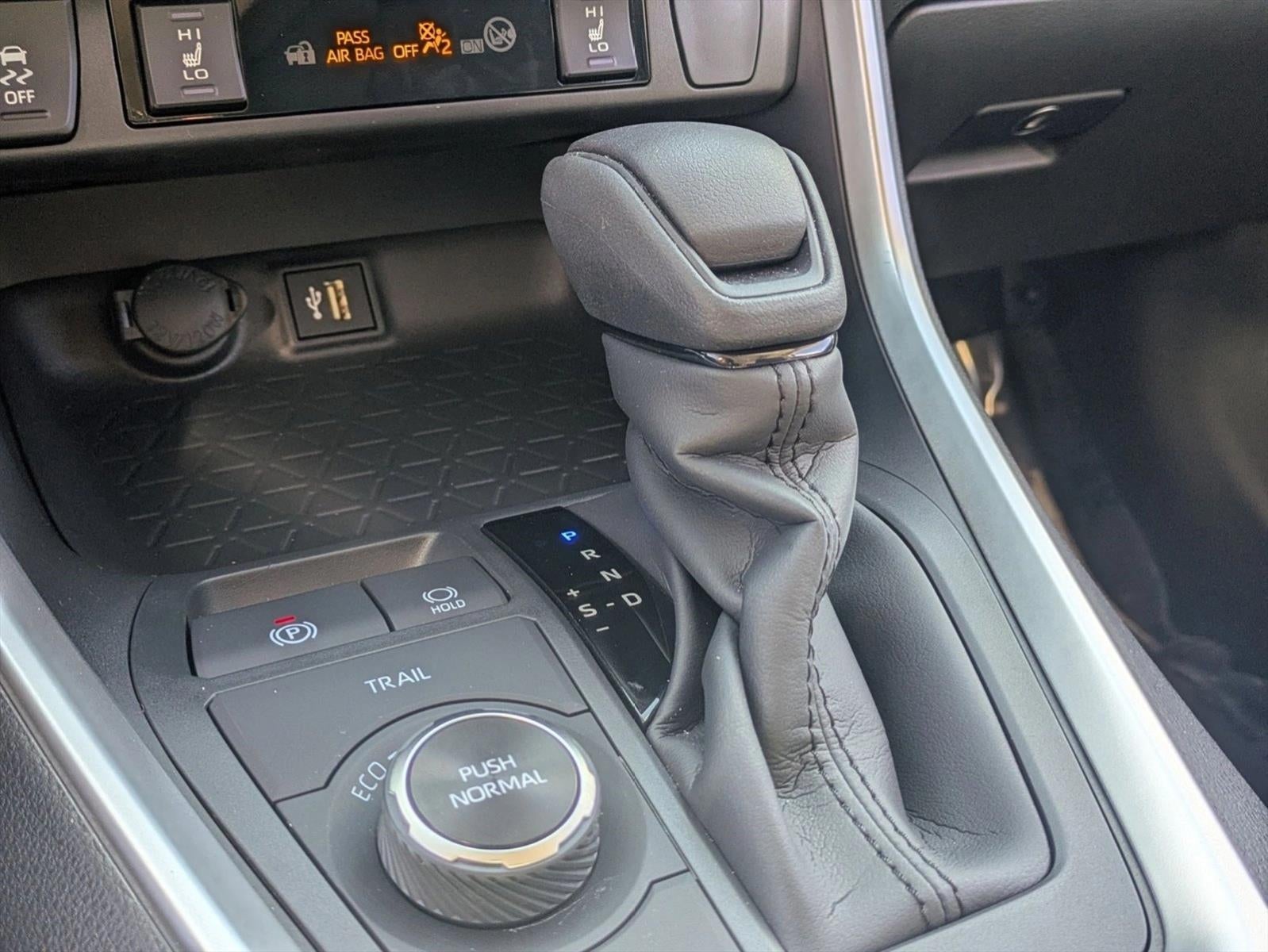 2025 Toyota RAV4 Hybrid XLE AWD (Natl)