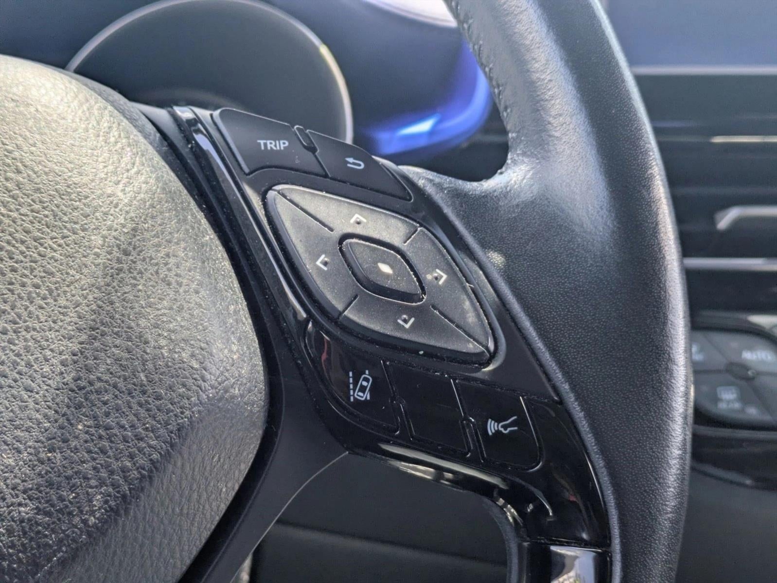 2020 Toyota C-HR XLE FWD (Natl)