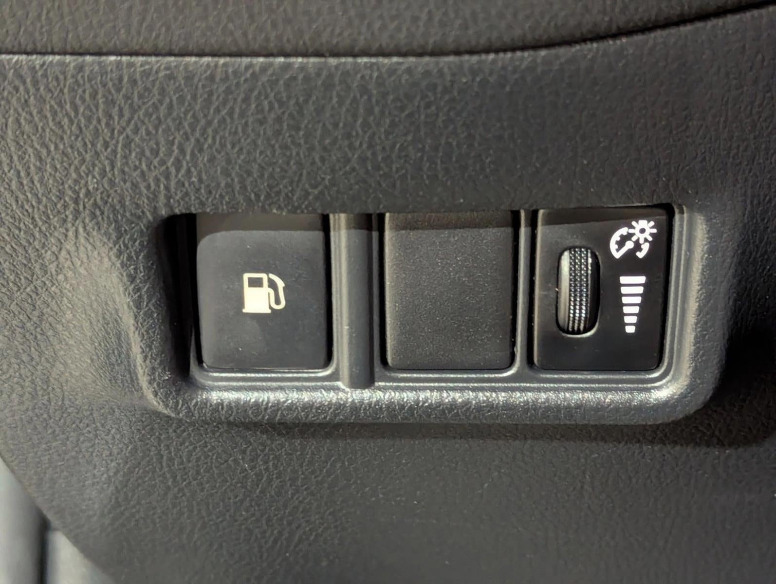 2021 Toyota C-HR XLE FWD (Natl)